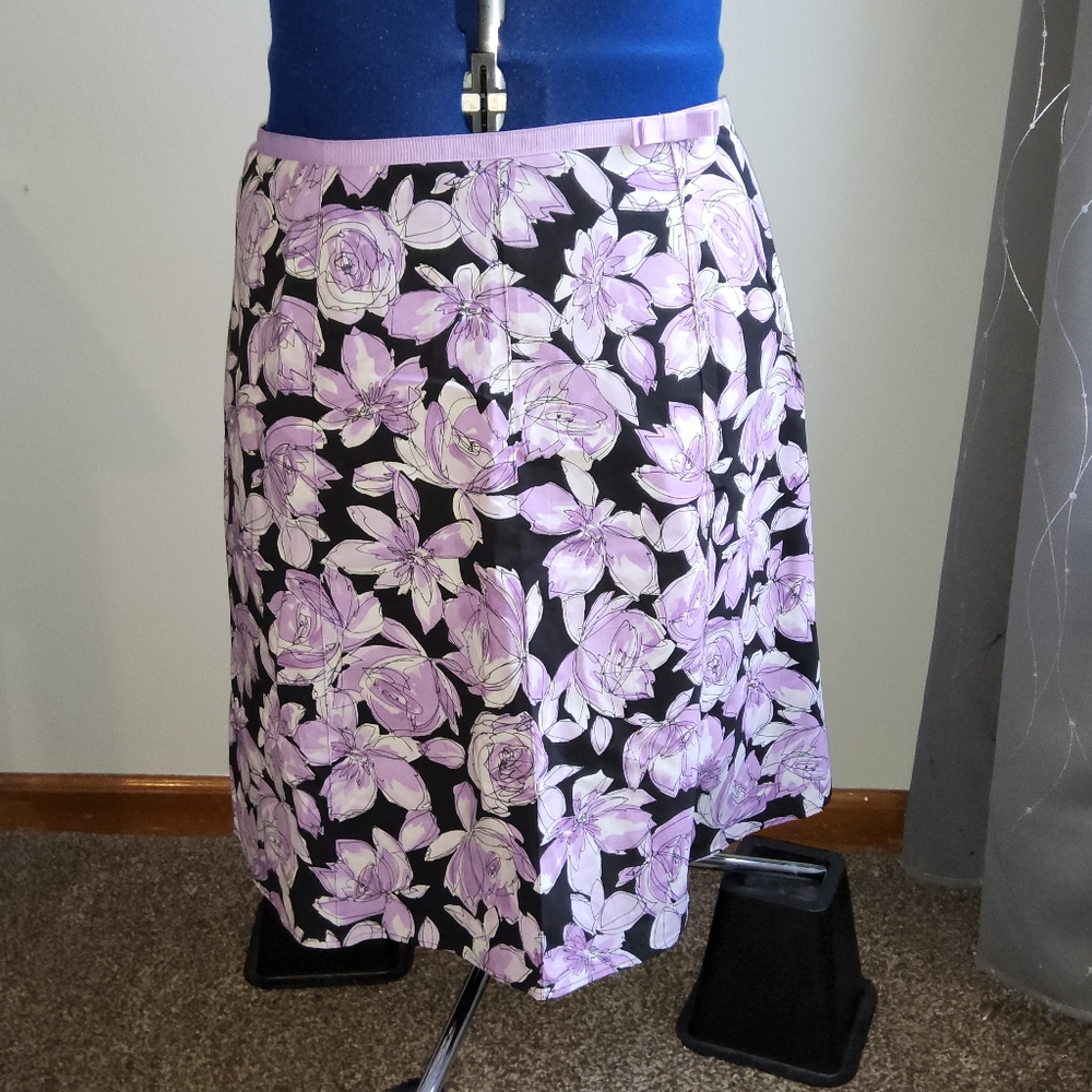Floral below the knee skirt